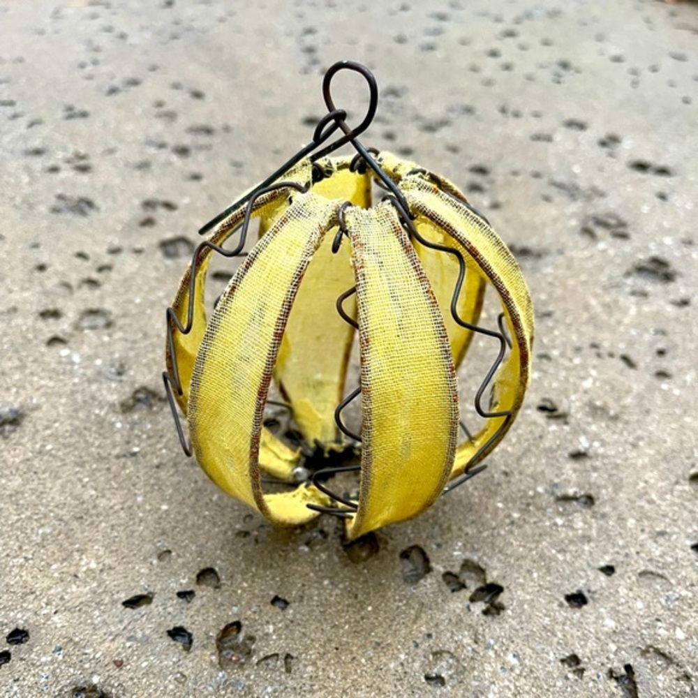 Rare Terrain Aged Cotton + Wire
Globe Ornament Yellow